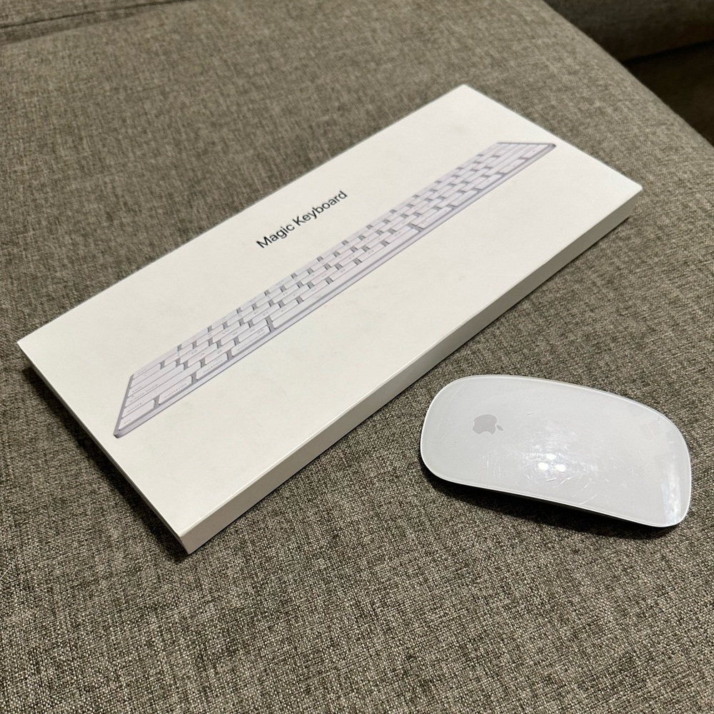 Apple Magic Wireless Keyboard and Mouse